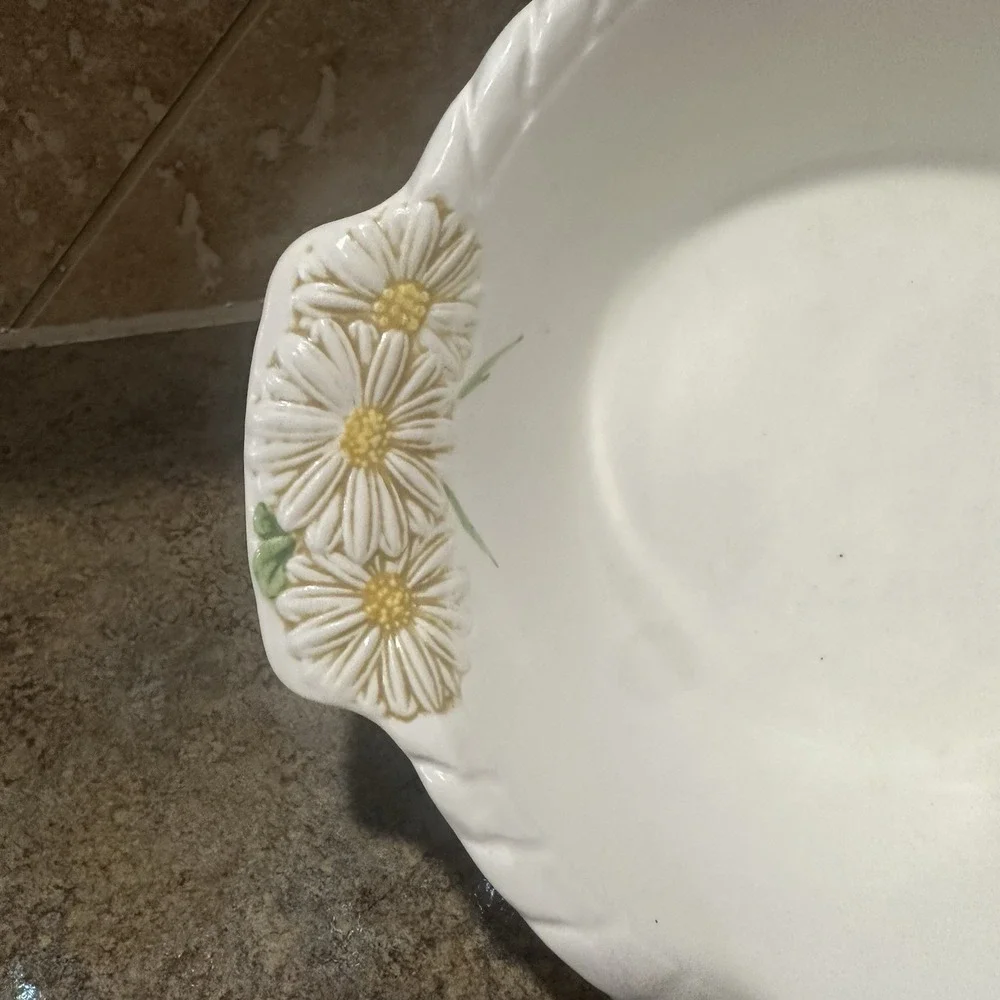 Vintage 1960's Poppytrail Metlox Sculptured Daisy Serving Bowl Handles 7 